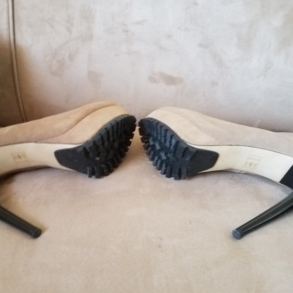 COPY - NWOT Bebe high heels - Picture 2 of 4